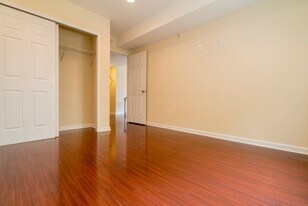 Building Photo - 1833 N 19th St