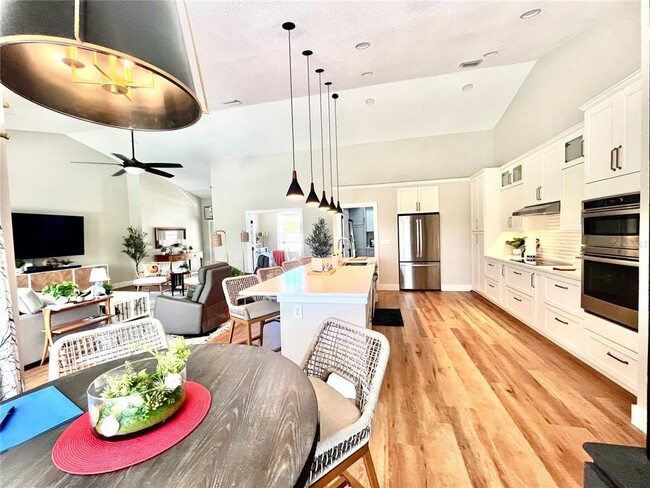 Building Photo - 6000 Key Largo Cir