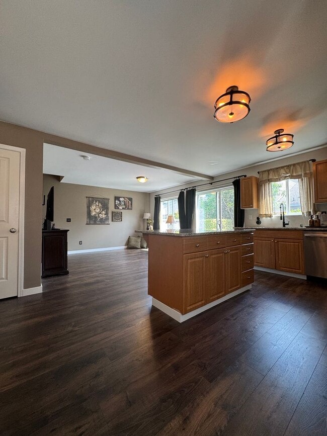 Building Photo - 2 bedroom Maple Valley Home