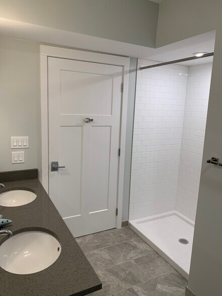 Master Shower - 101 Ocean Blvd