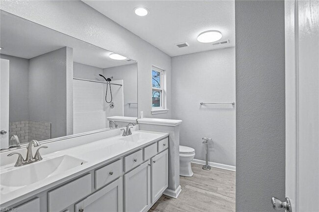 Building Photo - 1433 E Pembroke Ave