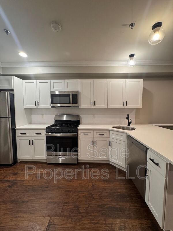 Building Photo - 432 E Baltimore Ave