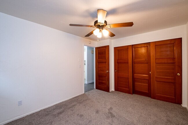 Building Photo - JAR204