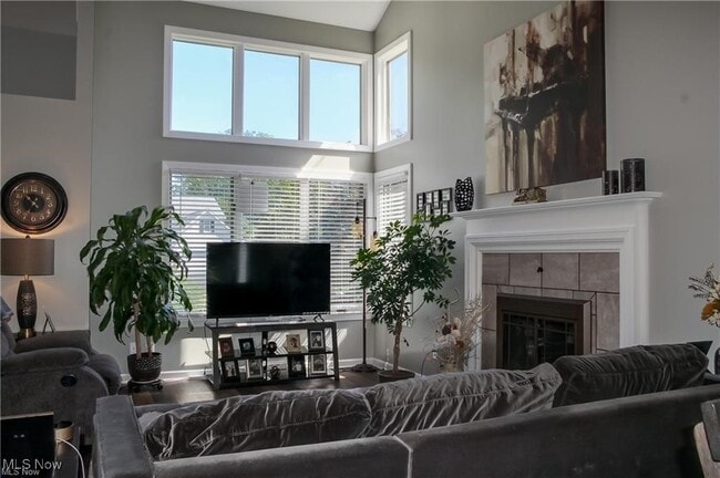 Building Photo - 822 Shadowood Ln SE