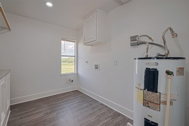 Building Photo - 22334 FM 762 Rd