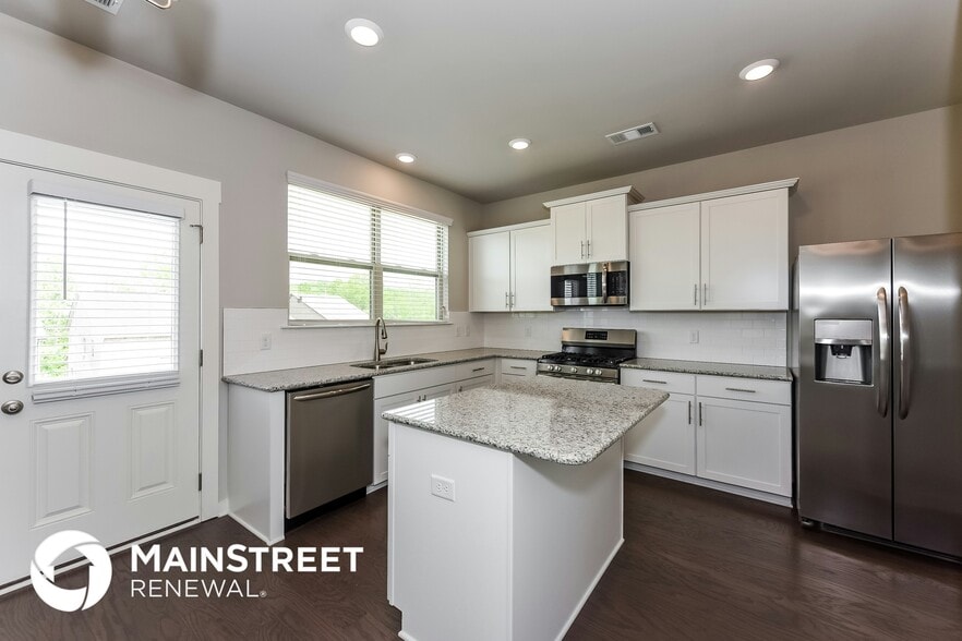 Building Photo - 389 Black Thorn Ln