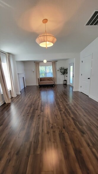 Building Photo - 3541 Gretchen Dr