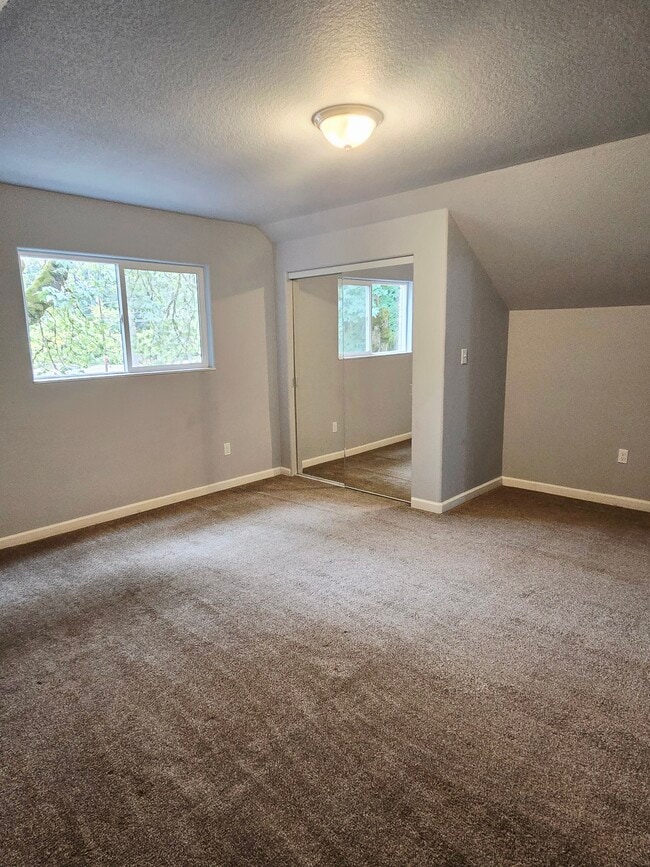 Building Photo - 62464 E Brightwood Loop Rd
