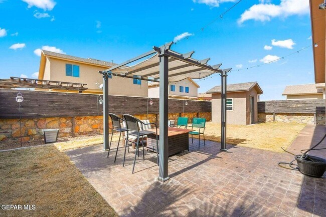 Building Photo - 2225 Glitter Point