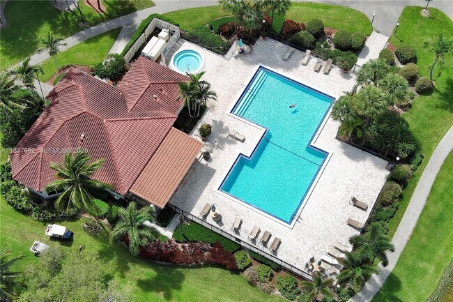 Building Photo - 1915 Lavers Cir