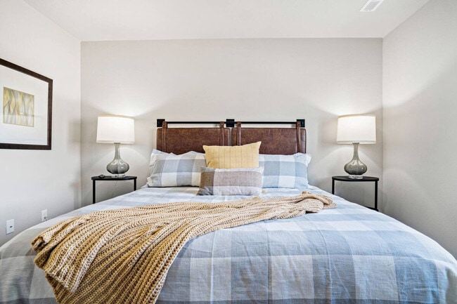 Building Photo - 11590 Maidstone St