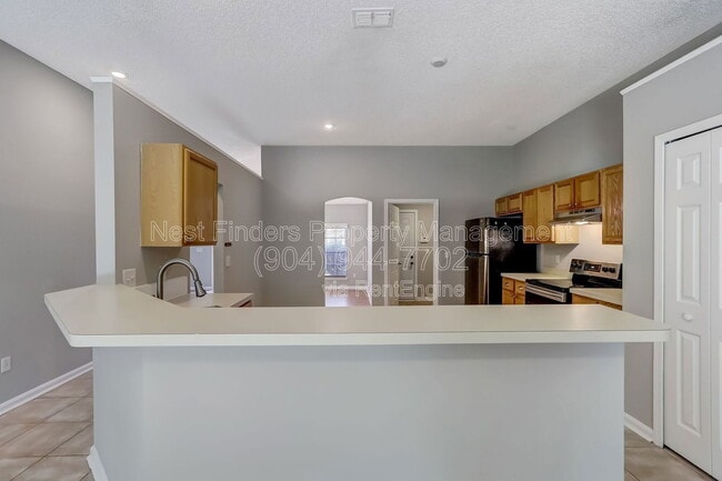 Building Photo - 9642 Pritmore Rd E