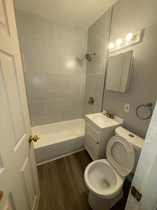 Building Photo - 1111 Louis St