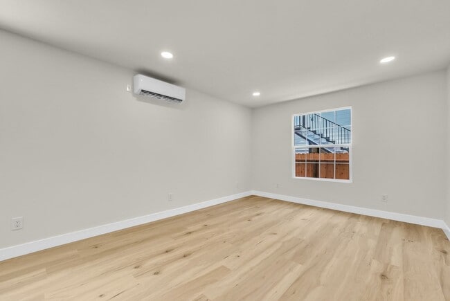 Building Photo - 116 N Cornell Ave