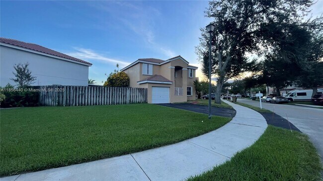 Building Photo - 8274 SW 42nd Ct