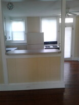 Building Photo - 558 E Park Ave