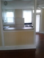 Building Photo - 558 E Park Ave