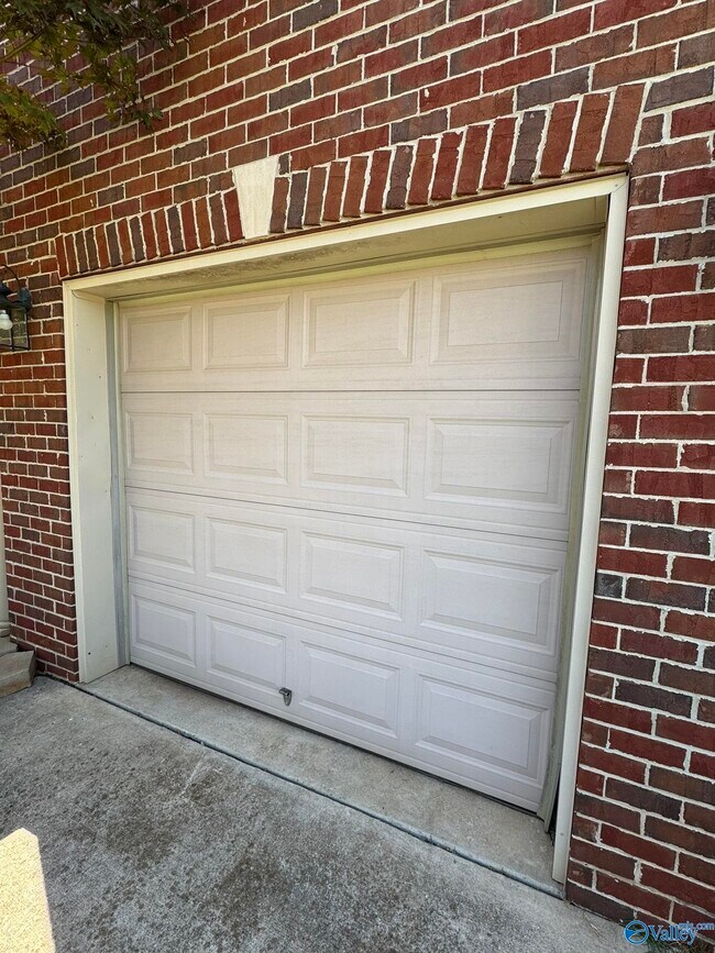 Building Photo - 114 Pitts Griffin Drive