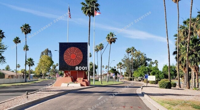 Building Photo - GOLF COURSE HOME W AMENITIES GALORE IN FOUNTAIN OF THE SUN 55+ COMMUNITY & COUNTRY CLUB