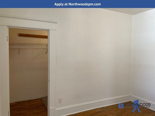 Building Photo - Charming 2 Bedroom 2 Bathroom Home
