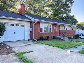Building Photo - 11901 Crestwood Ave S