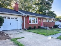 Building Photo - 11901 Crestwood Ave S