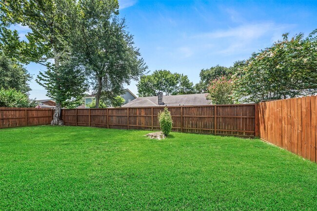 Building Photo - 9323 Portal Dr