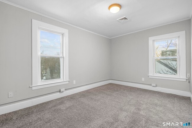 Building Photo - 19 Woodbridge Ave