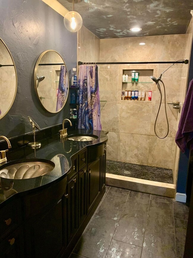 Building Photo - 49 Duke St