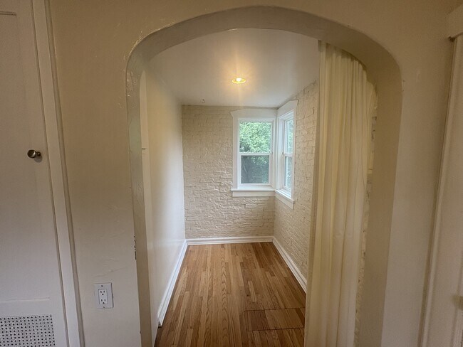 Building Photo - 809 S 900 E
