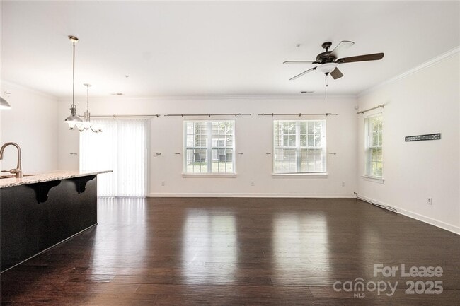Building Photo - 14506 Crociani Dr