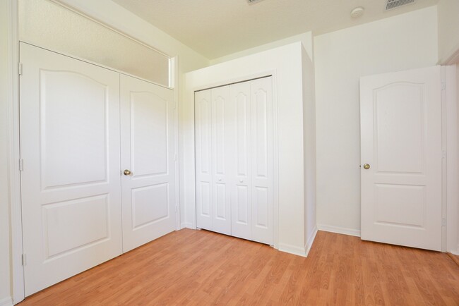 Building Photo - AMAZING 4 Bed 2 Bath Home For Rent in Sanf...