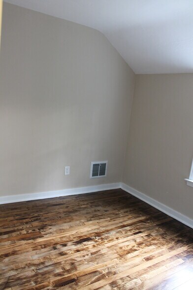 Building Photo - 300 Barclay Avenue