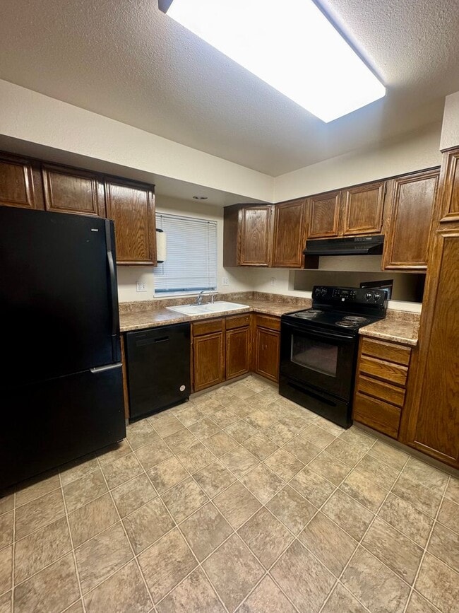 Building Photo - Vista Grande Terrace/4 Bedroom Home