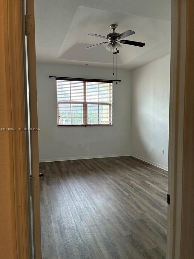 Building Photo - 8999 NW 107 Ct