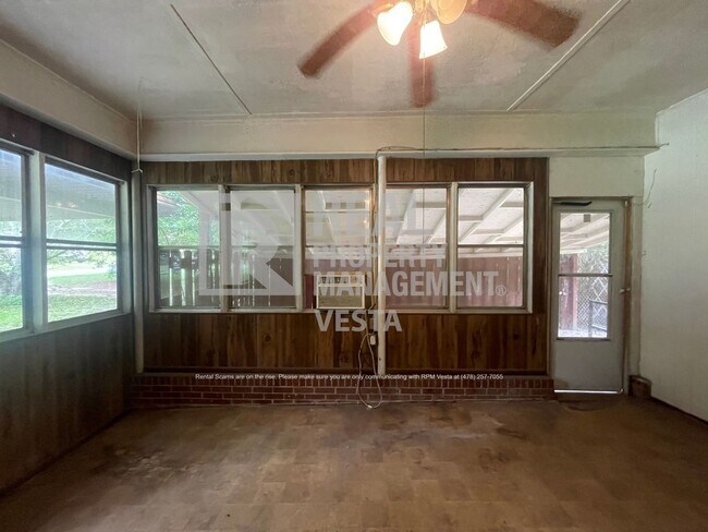 Building Photo - 3010 Kevin Dr