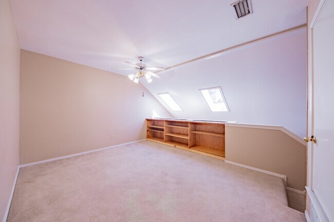 Building Photo - Charming 3-Bed Home by downtown Grapvine