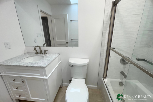 Building Photo - Completely Remodeled Two Bedroom Unit in a...