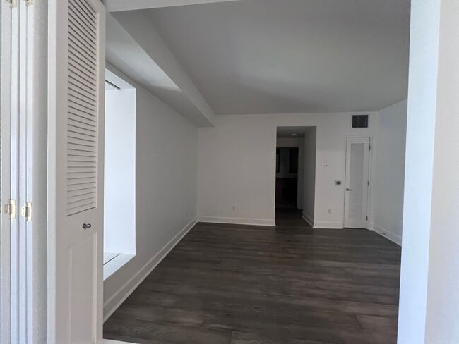 Building Photo - Epic REA - Spacious & Open floor plan 1BR +1BA in the Rincon Hill neighborhood