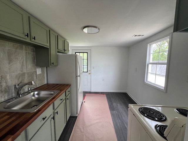 Building Photo - 1549 Stahlheber Rd