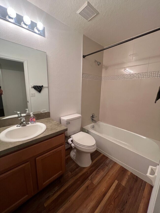 Building Photo - 3005 Ashford Park Pl