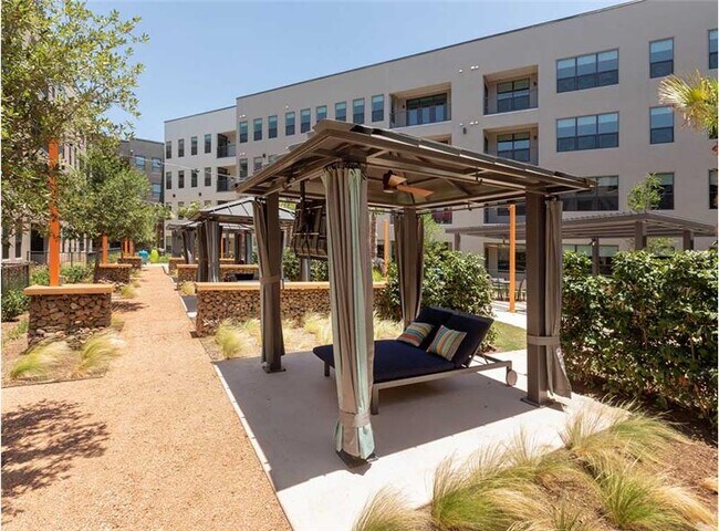 Building Photo - 2402 Aldrich St