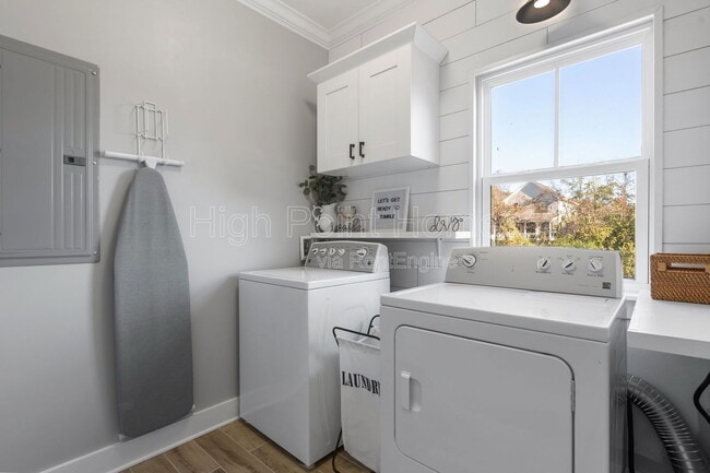 Building Photo - 213 Winchester St