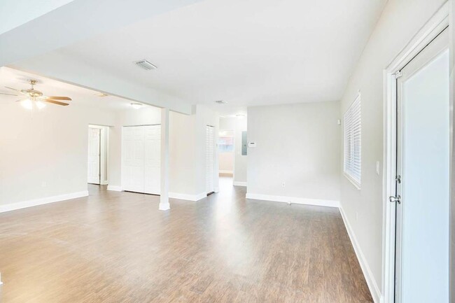 Building Photo - 7421 Normandy St