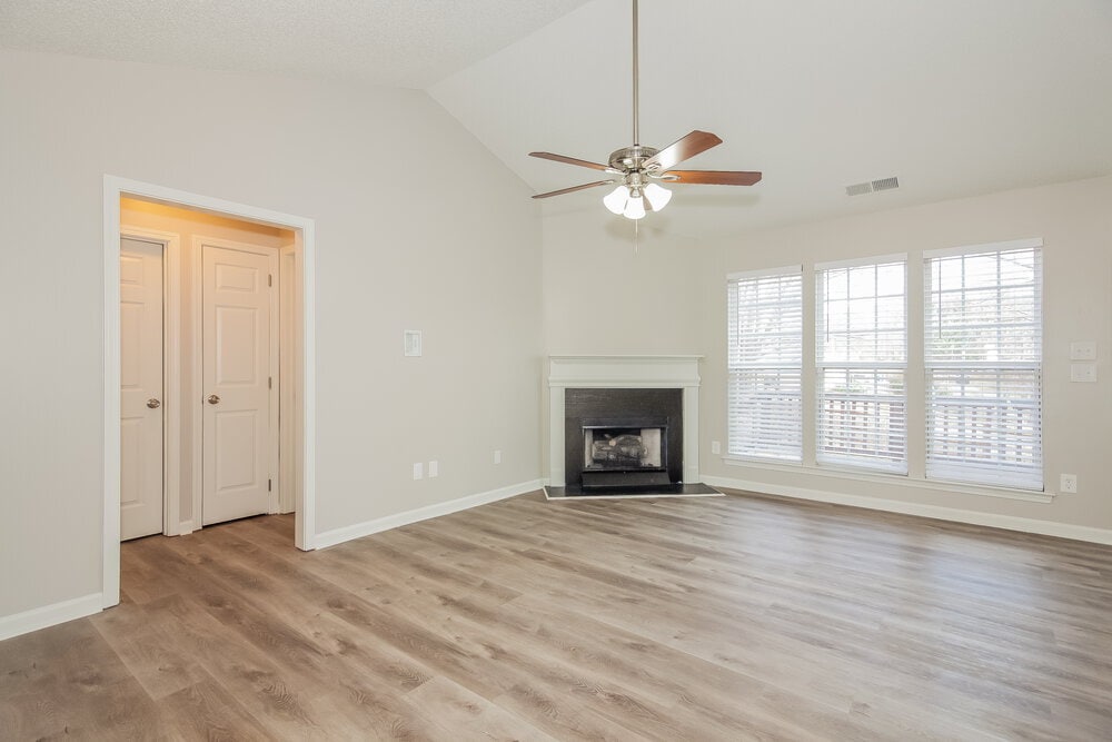 Building Photo - 105 Silverleaf Ct