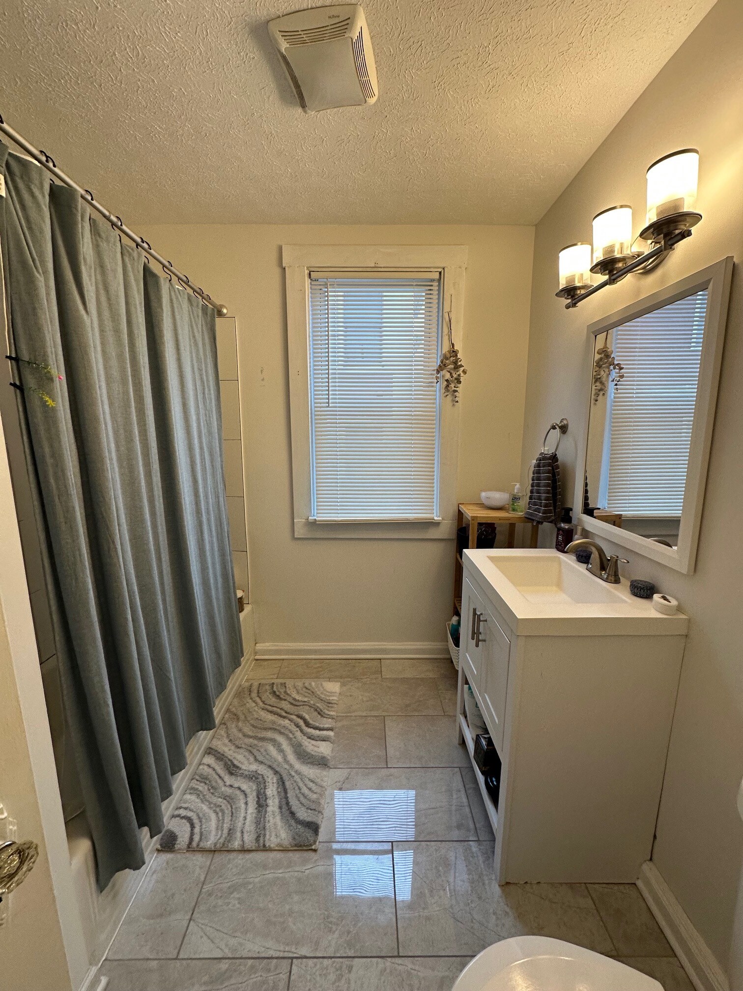 Building Photo - 1425 Hopkins Ave