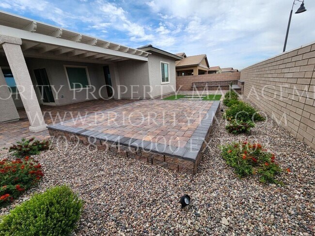 Building Photo - 254 Tallis Hills Ave