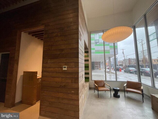 Building Photo - 1501 N 31st St