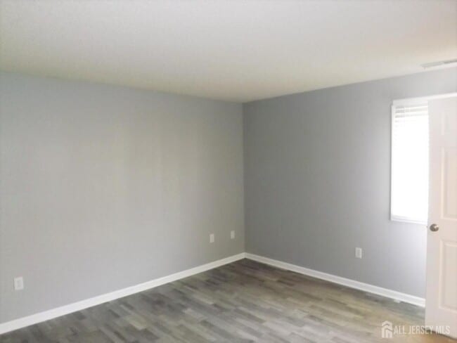 Building Photo - 5023 Ravens Crest Dr