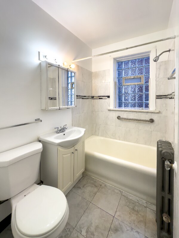 Building Photo - 1553 W 83rd St